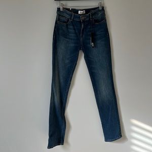 NWT DL1961 Mara Straight Leg Jean